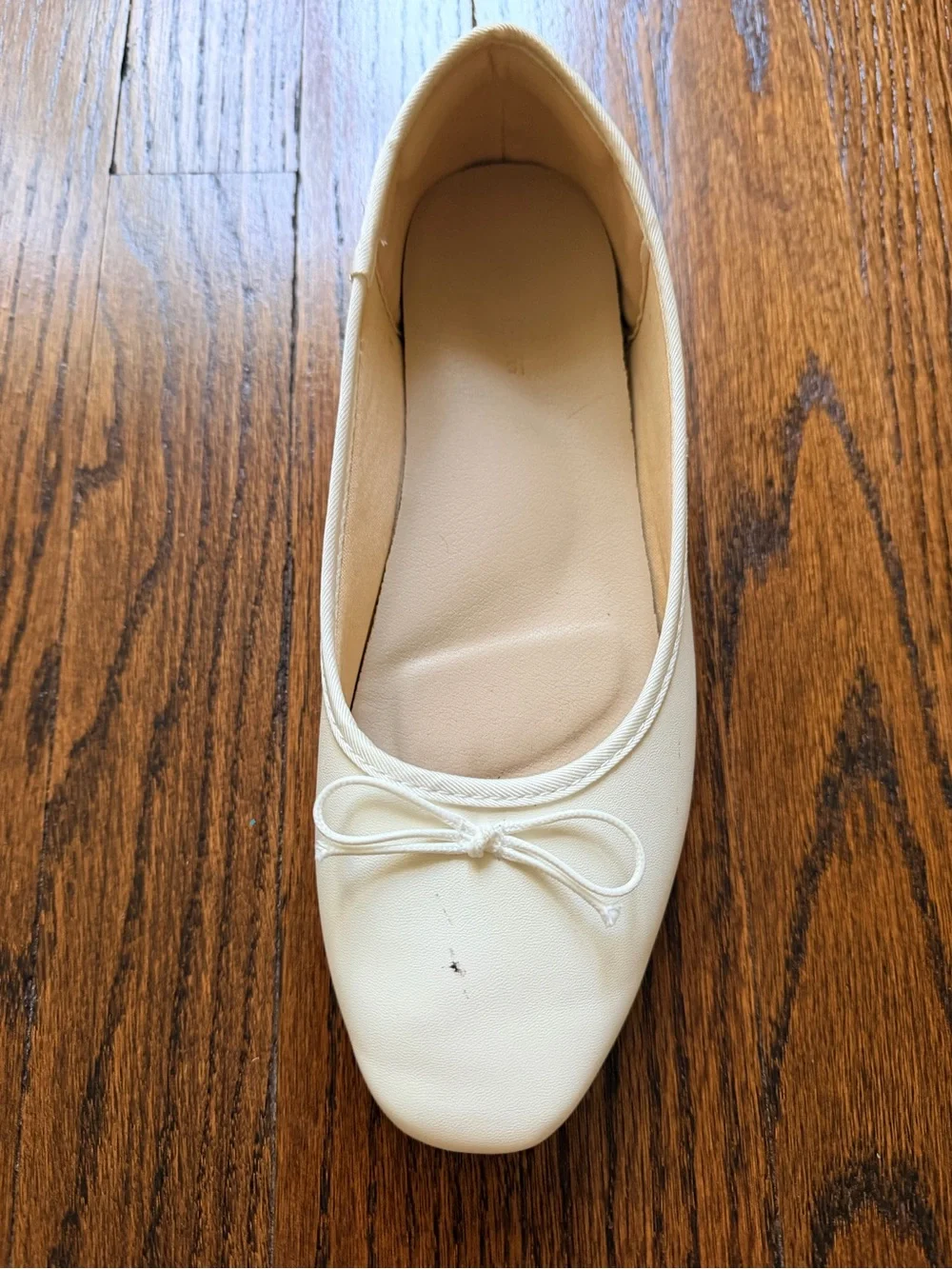 Women’s White Ballet Flats with Bow